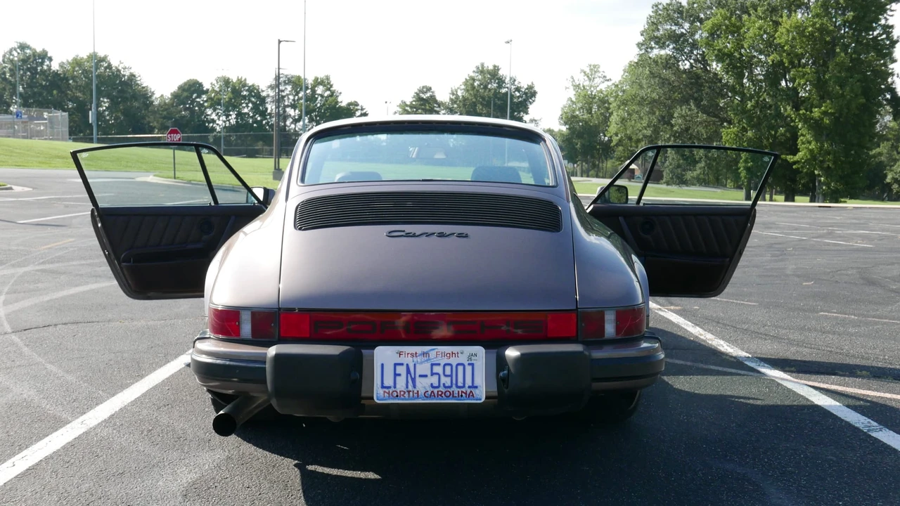 1984 Porsche 911 Carrera 3.2 - Image 11 of 31