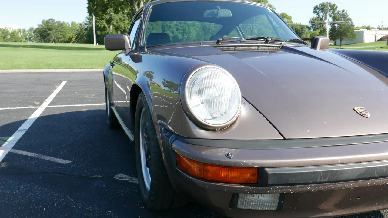1984 Porsche 911 Carrera 3.2 - Image 12 of 31