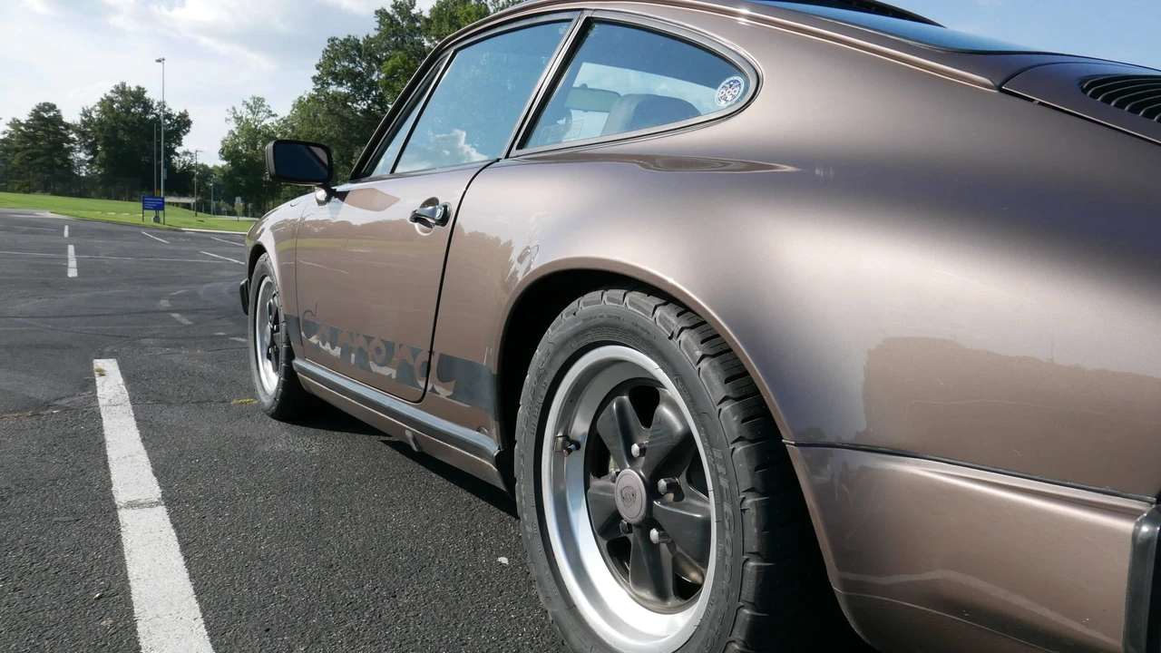 1984 Porsche 911 Carrera 3.2 - Image 22 of 31