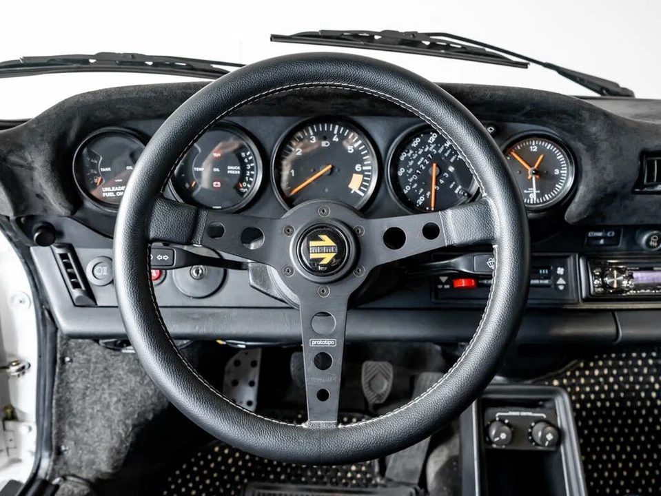 1984 Porsche 911 Carrera 3.2 - Image 15 of 31