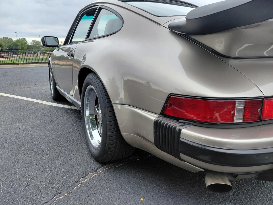 1984 Porsche 911 Carrera 3.2 - Image 9 of 31