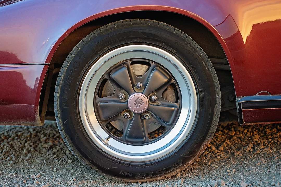 1984 Porsche 911 Carrera 3.2 - Image 23 of 31