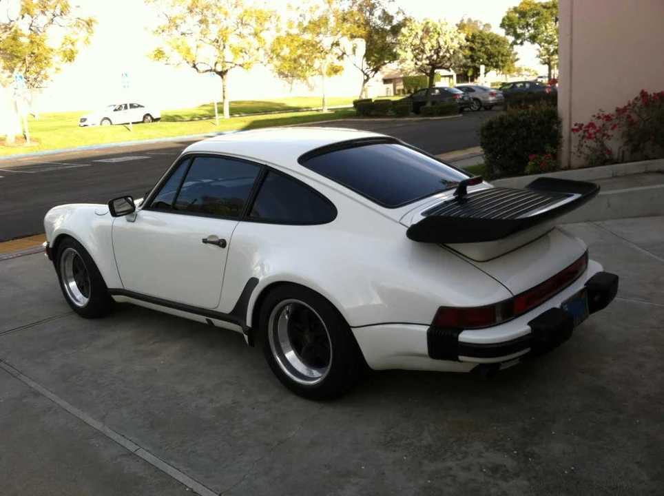1984 Porsche 911 Carrera 3.2 - Image 5 of 31