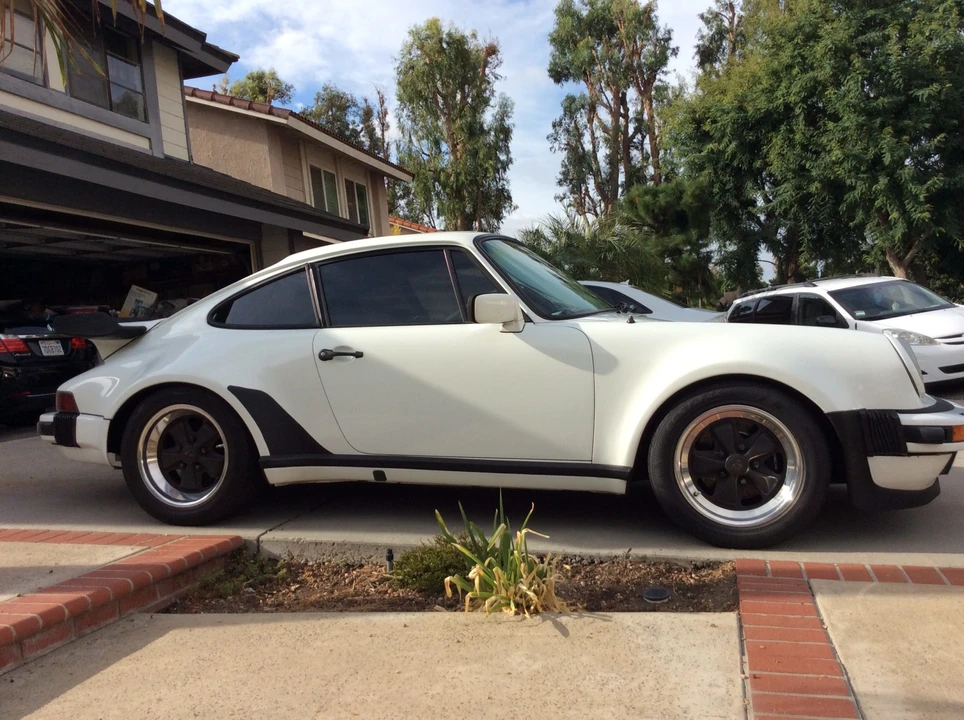 1984 Porsche 911 Carrera 3.2 - Image 9 of 31