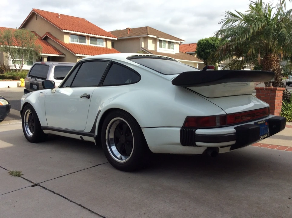 1984 Porsche 911 Carrera 3.2 - Image 4 of 31