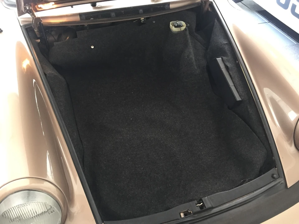 1984 Porsche 911 Carrera 3.2 - Image 28 of 31