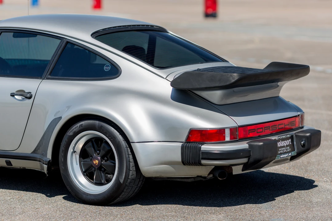 1984 Porsche 911 Carrera 3.2 - Image 16 of 31