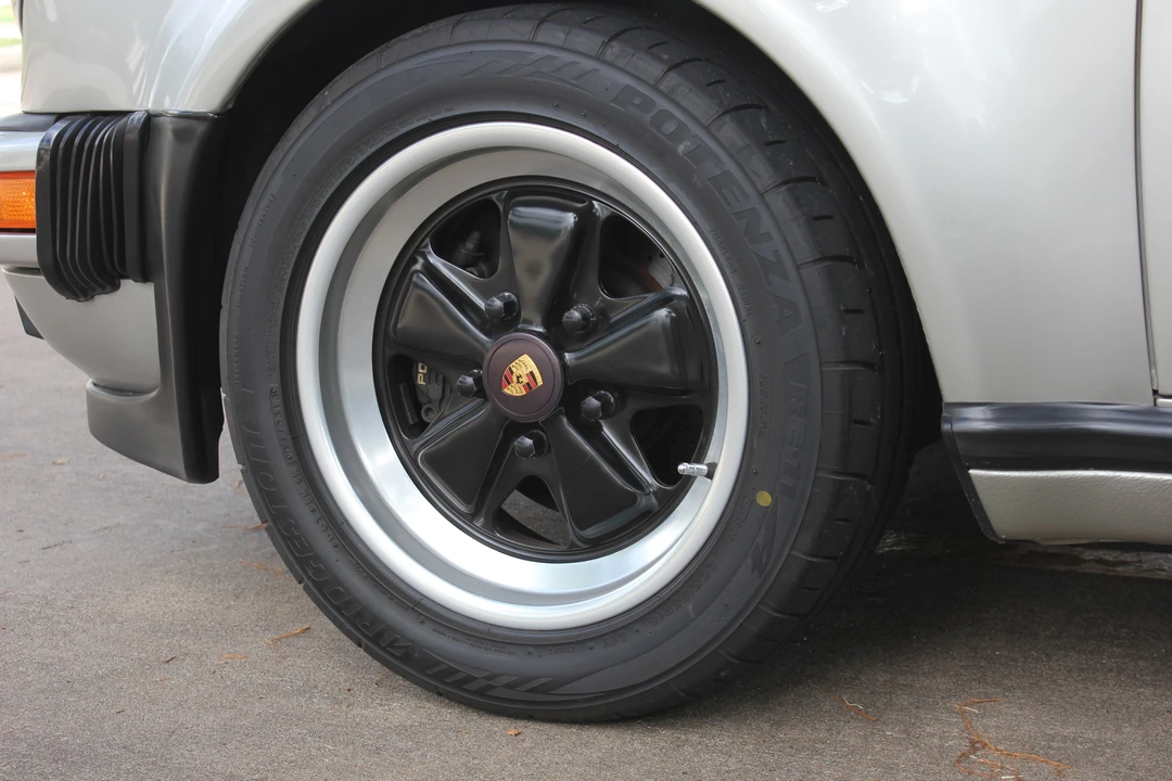 1984 Porsche 911 Carrera 3.2 - Image 24 of 31