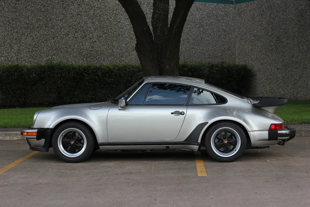 1984 Porsche 911 Carrera 3.2 - Image 6 of 31