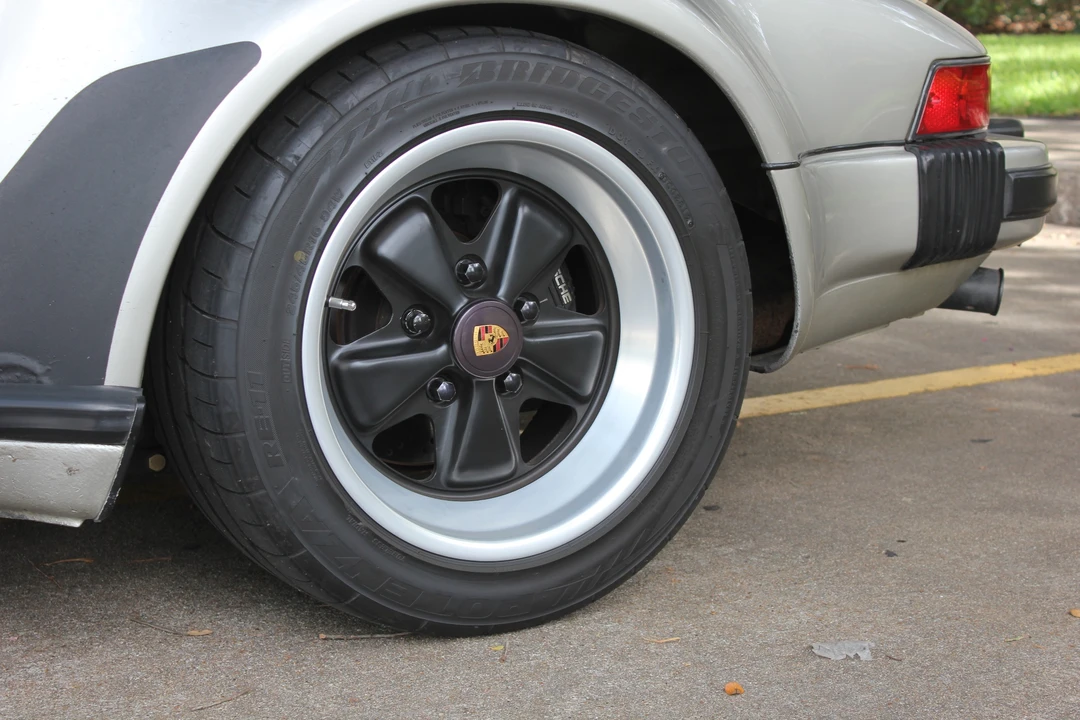 1984 Porsche 911 Carrera 3.2 - Image 26 of 31