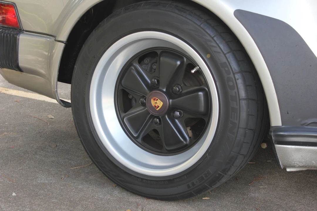1984 Porsche 911 Carrera 3.2 - Image 27 of 31