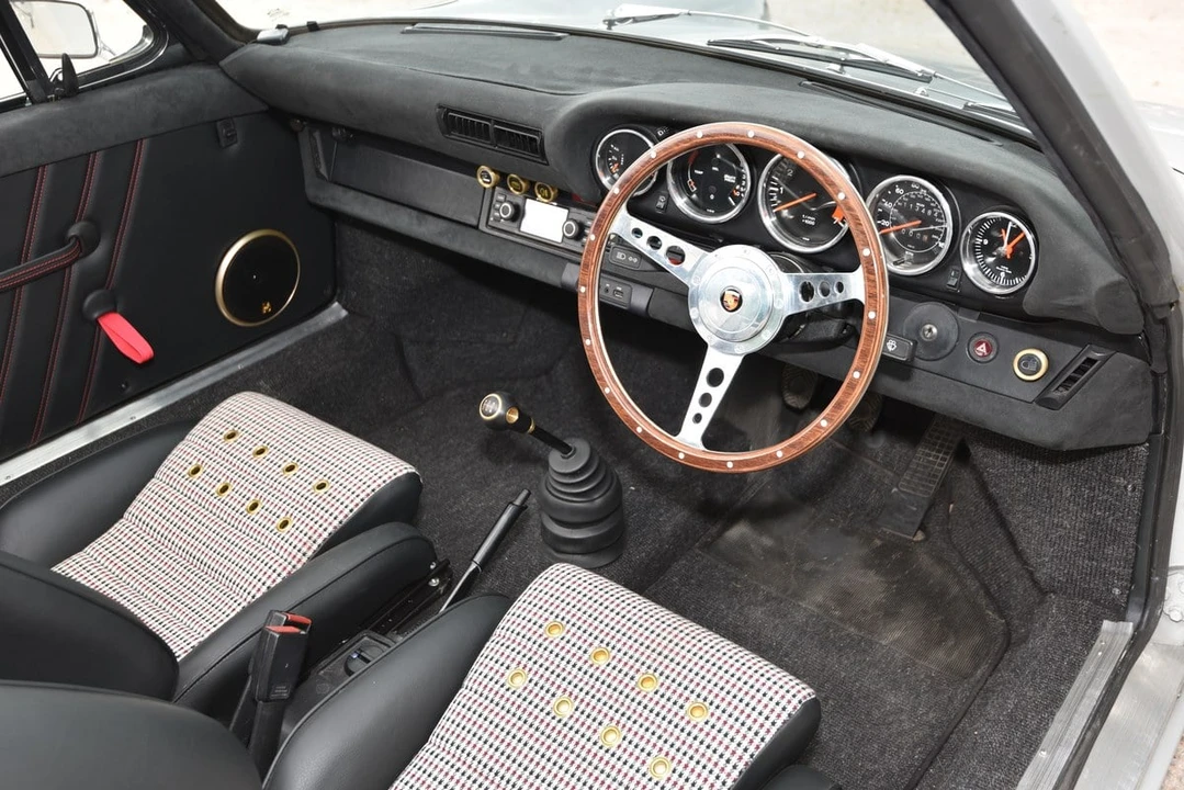 1984 Porsche 911 Carrera 3.2 - Image 9 of 30