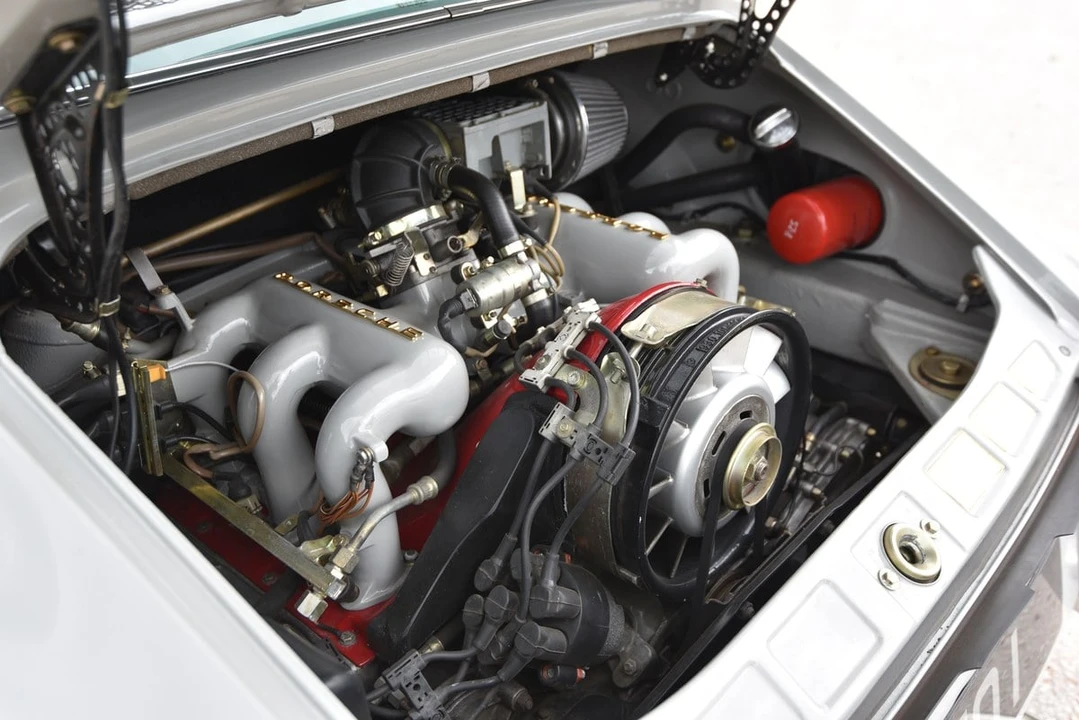 1984 Porsche 911 Carrera 3.2 - Image 17 of 30