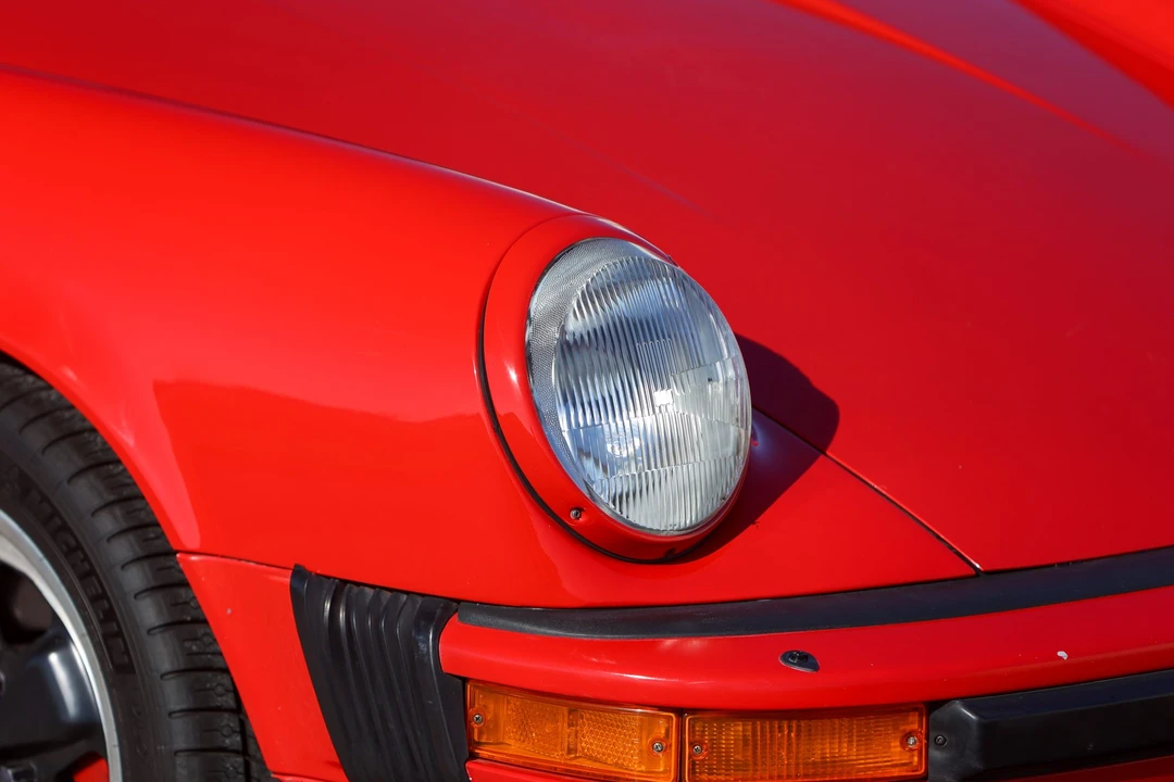 1984 Porsche 911 Carrera 3.2 - Image 17 of 31