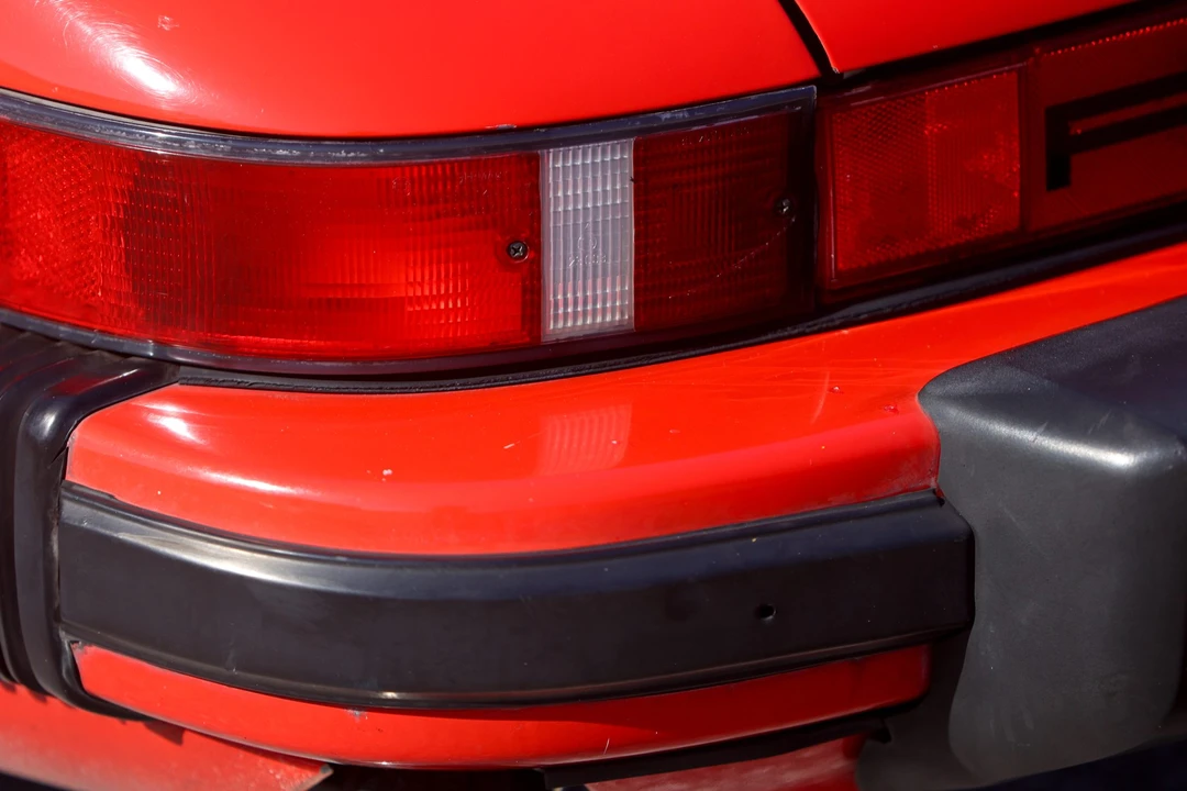 1984 Porsche 911 Carrera 3.2 - Image 25 of 31