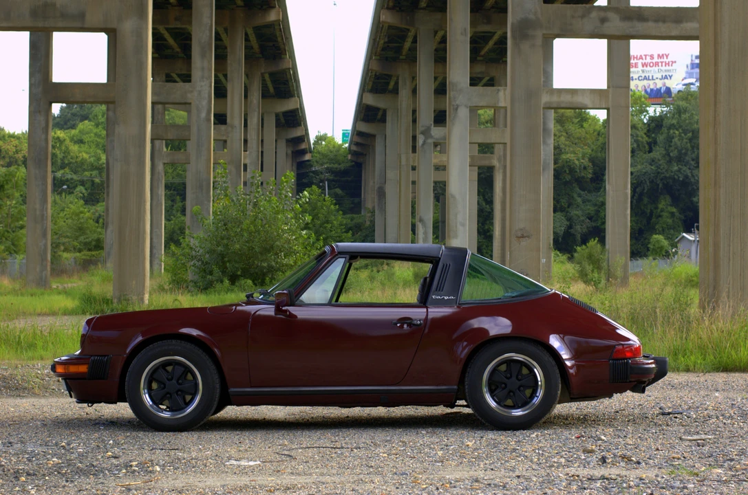1984 Porsche 911 Carrera 3.2 - Image 5 of 31