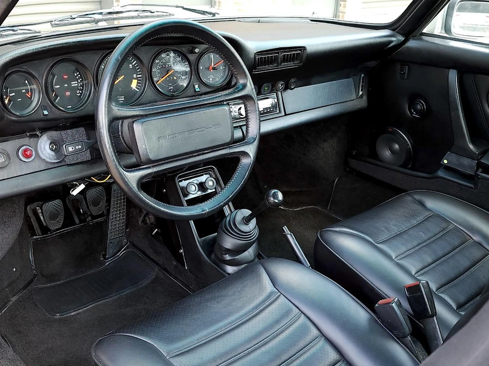 1984 Porsche 911 Carrera 3.2 - Image 3 of 31