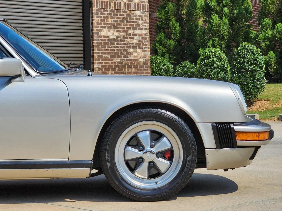 1984 Porsche 911 Carrera 3.2 - Image 12 of 31