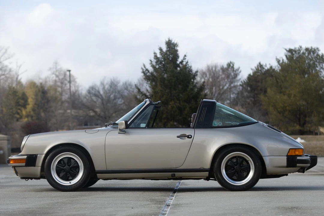 1984 Porsche 911 Carrera 3.2 - Image 10 of 31