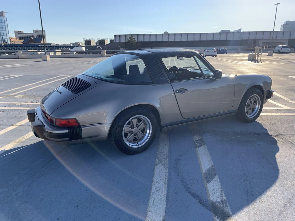 1984 Porsche 911 Carrera 3.2 - Image 24 of 31