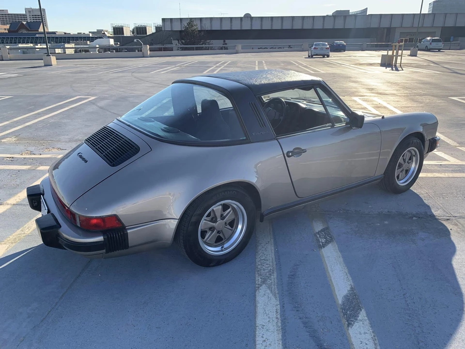 1984 Porsche 911 Carrera 3.2 - Image 26 of 31