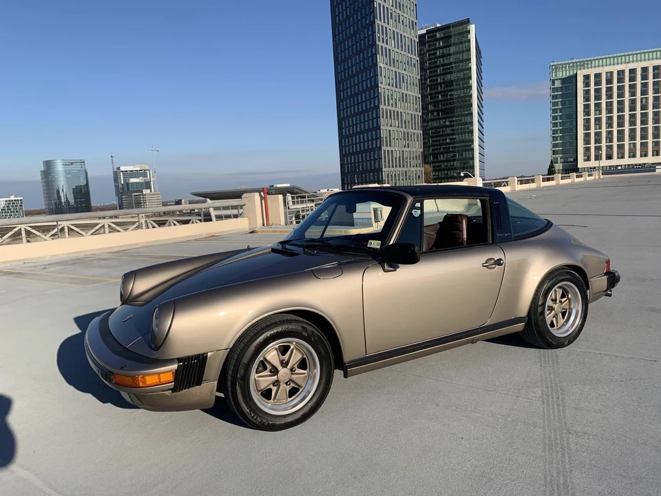 1984 Porsche 911 Carrera 3.2 - Image 2 of 31