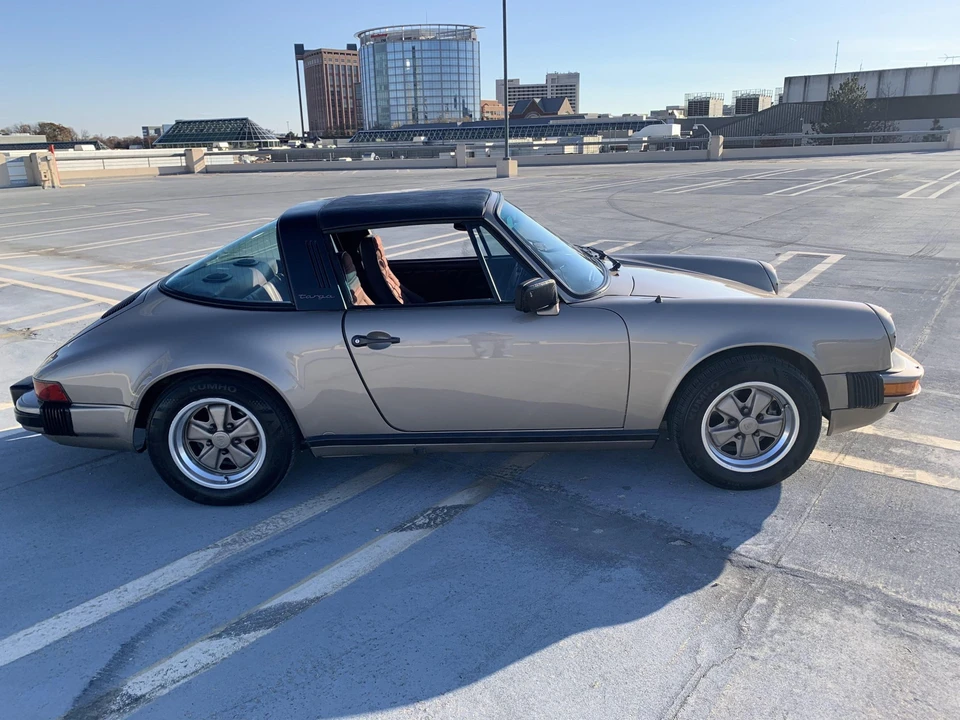 1984 Porsche 911 Carrera 3.2 - Image 22 of 31