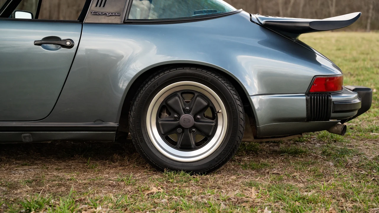 1984 Porsche 911 Carrera 3.2 - Image 24 of 31