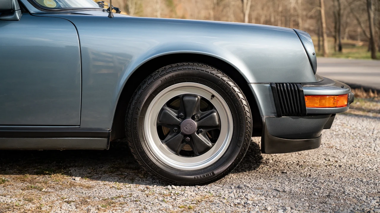 1984 Porsche 911 Carrera 3.2 - Image 27 of 31