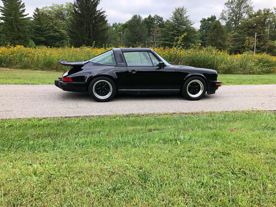 1984 Porsche 911 Carrera 3.2 - Image 7 of 31