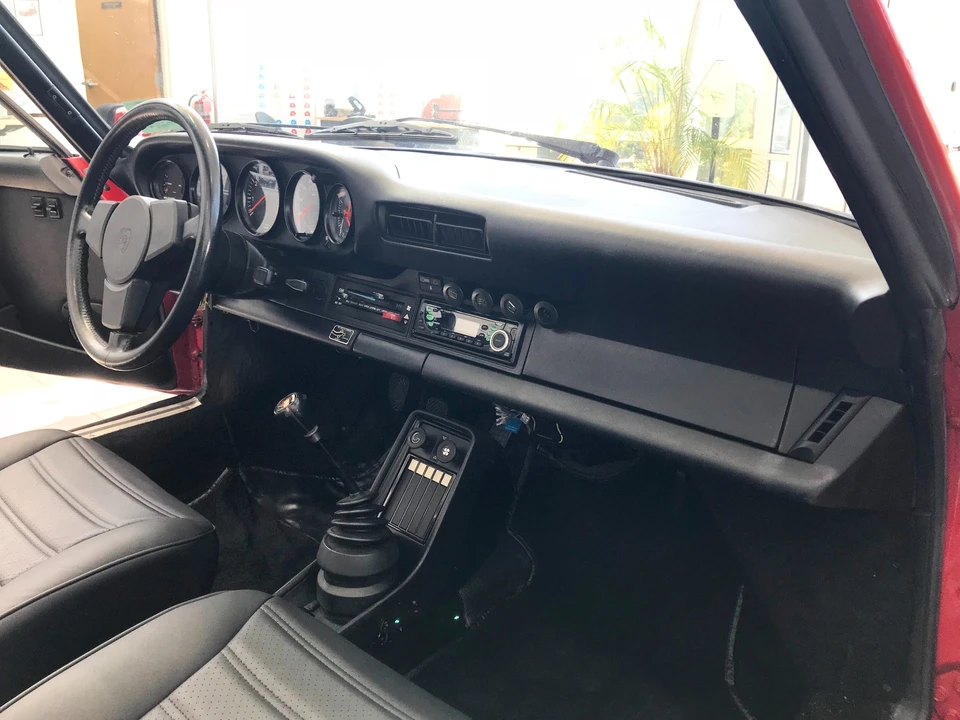 1984 Porsche 911 Carrera 3.2 - Image 28 of 31