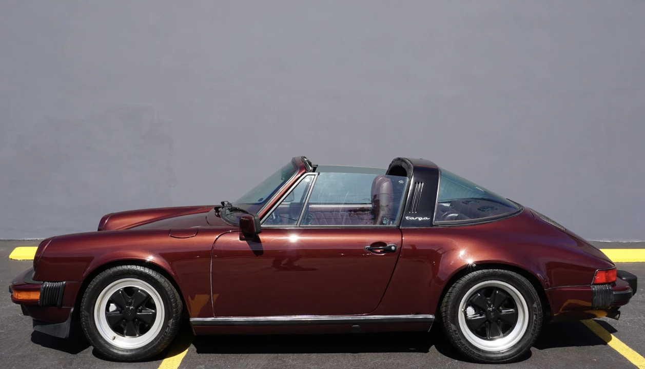 1984 Porsche 911 Carrera 3.2 - Image 7 of 31