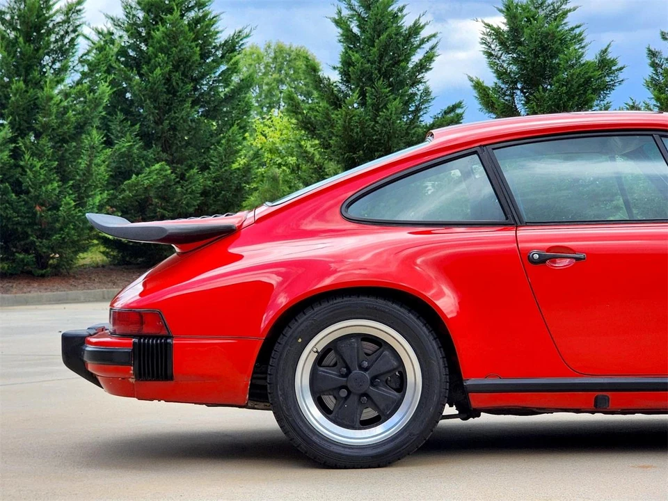 1984 Porsche 911 Carrera 3.2 - Image 17 of 31