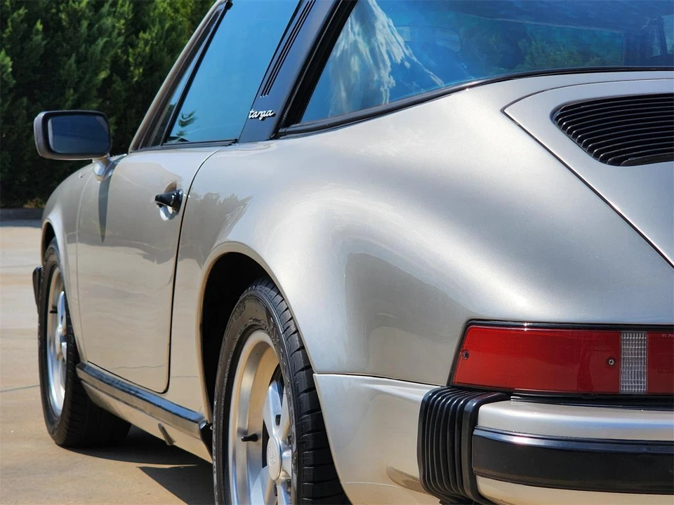 1984 Porsche 911 Carrera 3.2 - Image 22 of 31