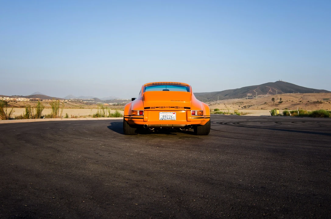 1984 Porsche 911 Carrera 3.2 - Image 5 of 31