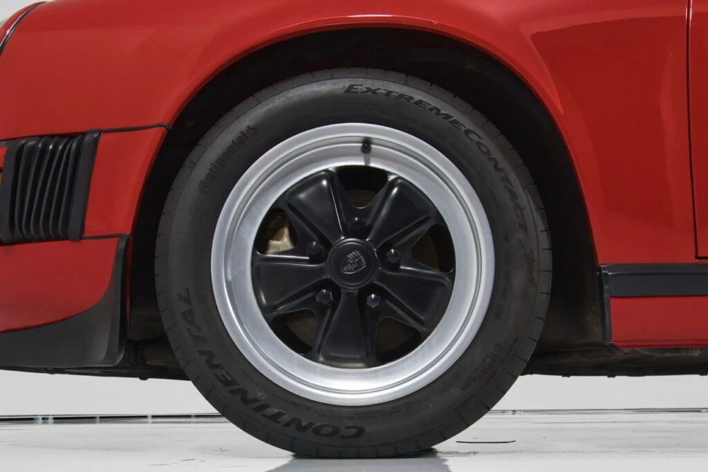 1984 Porsche 911 Carrera 3.2 - Image 9 of 31