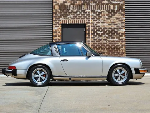 1984 Porsche 911 Carrera Targa
