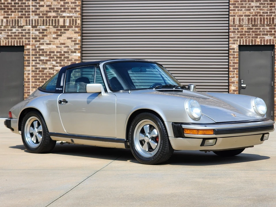 1984 Porsche 911 Carrera 3.2 - Image 13 of 31