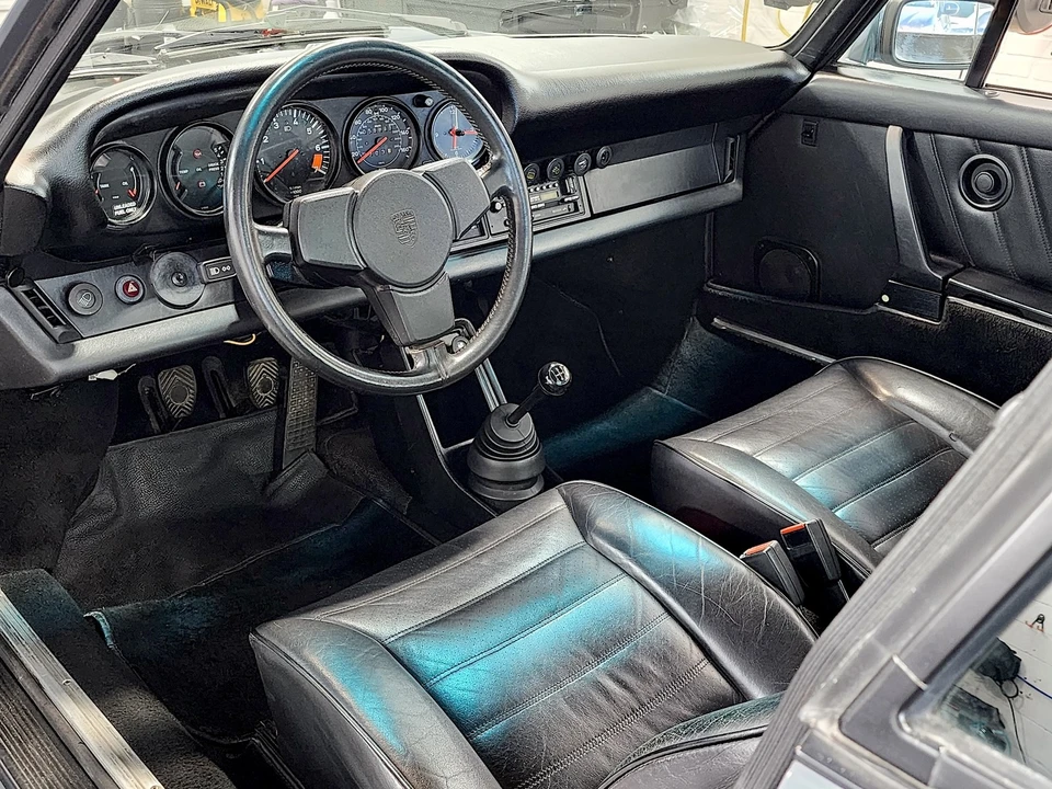 1984 Porsche 911 Carrera 3.2 - Image 5 of 21