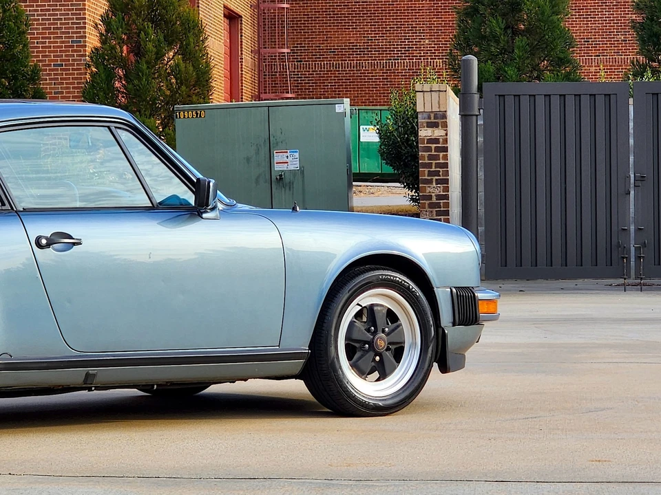 1984 Porsche 911 Carrera 3.2 - Image 17 of 21