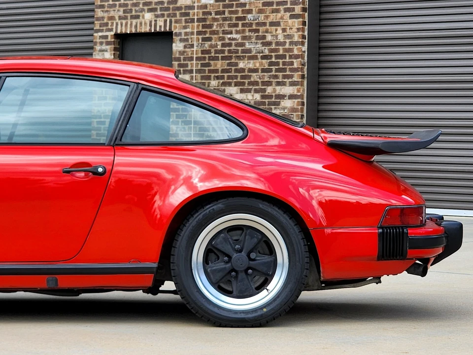 1984 Porsche 911 Carrera 3.2 - Image 8 of 31