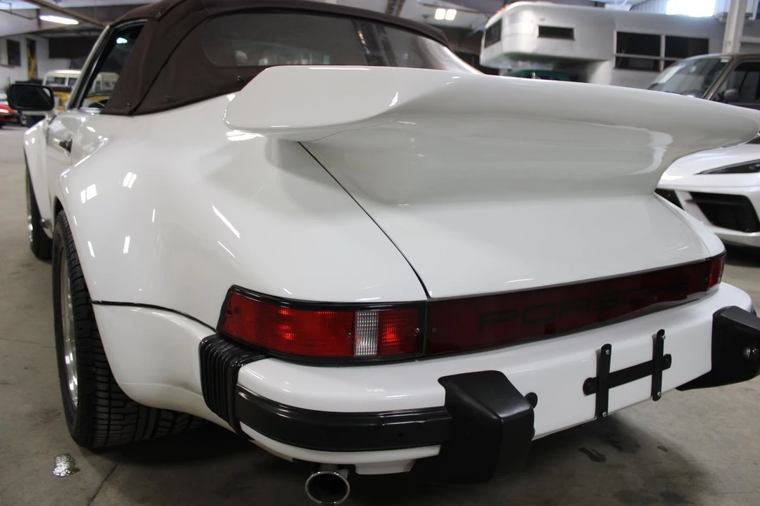 1984 Porsche 911 Carrera 3.2 - Image 12 of 31
