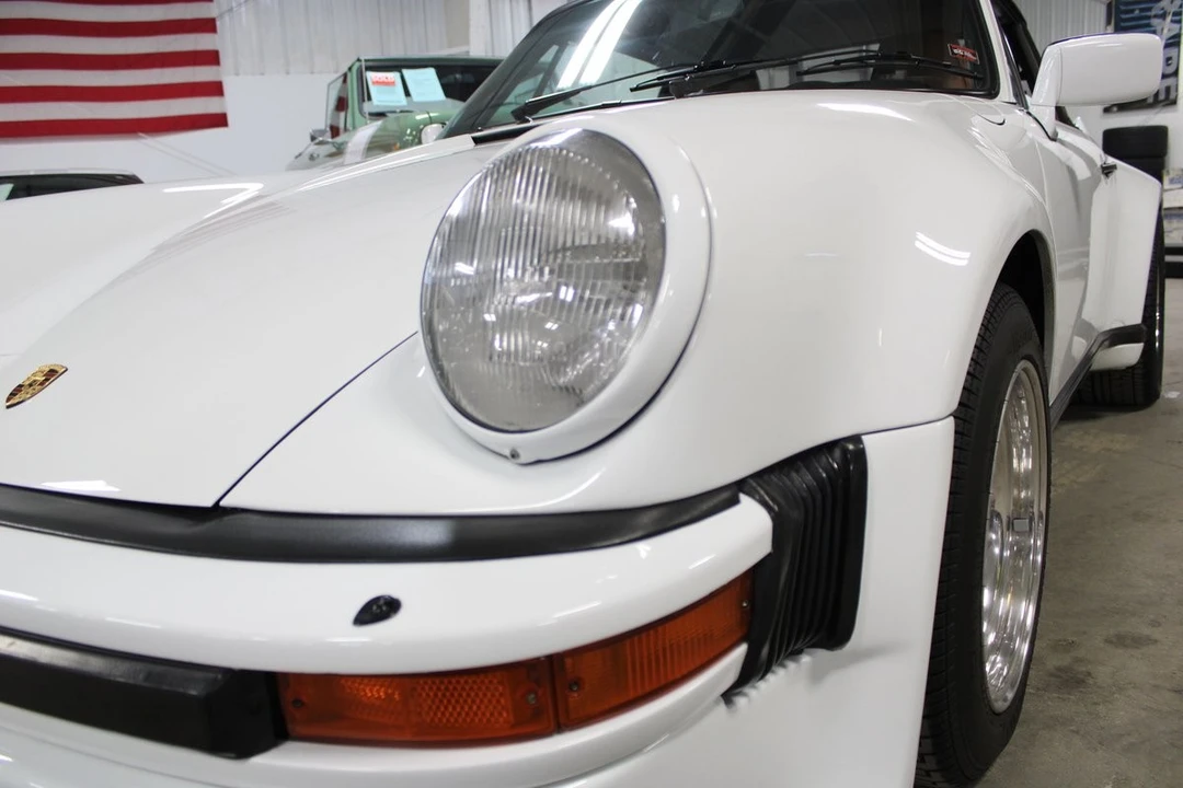 1984 Porsche 911 Carrera 3.2 - Image 10 of 31