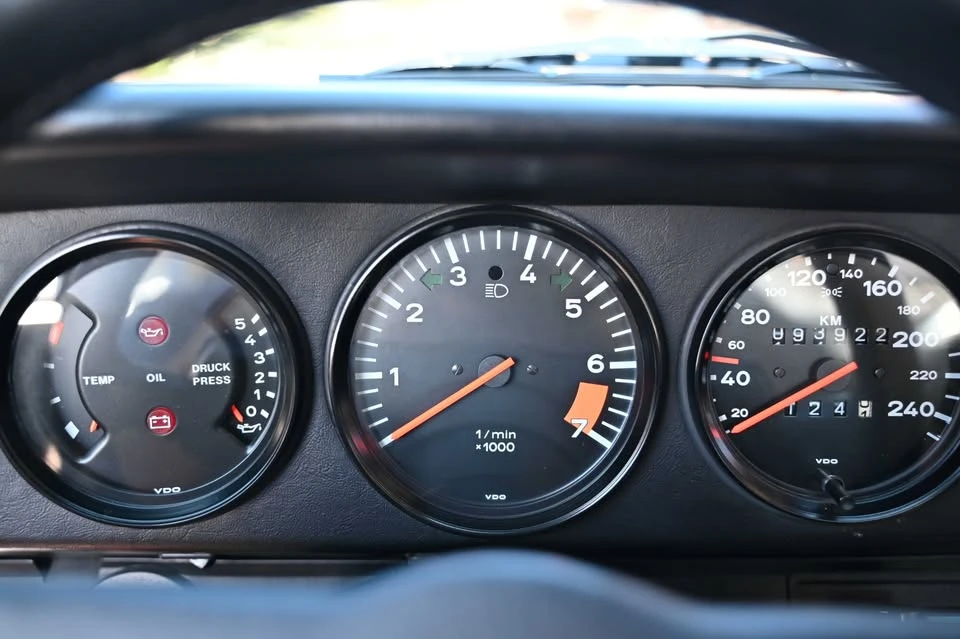 1984 Porsche 911 Carrera 3.2 - Image 11 of 18