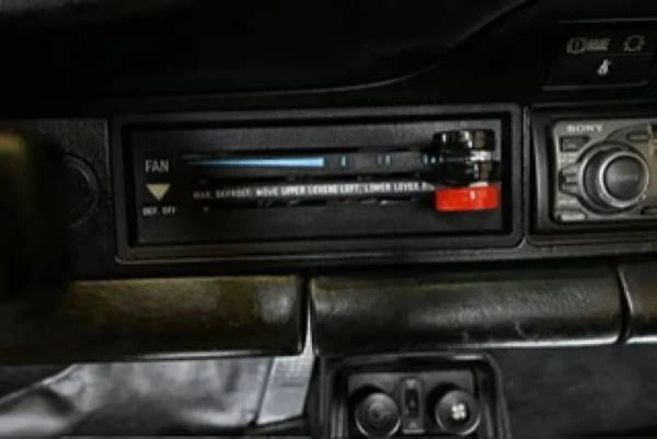 1984 Porsche 911 Carrera 3.2 - Image 15 of 17