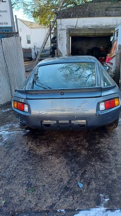 1984 Porsche 928 - Image 11 of 13