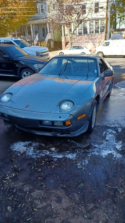 1984 Porsche 928 - Image 12 of 13