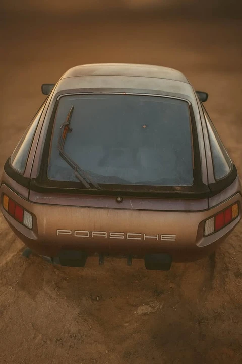 1984 Porsche 928 - Image 4 of 7