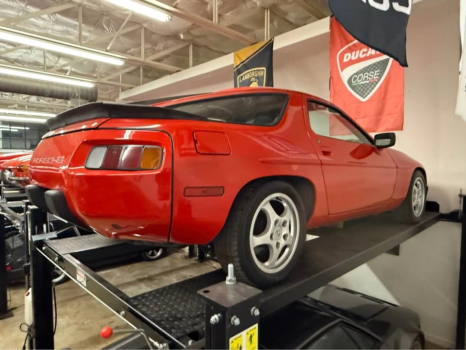 1984 Porsche 928 - Image 2 of 10