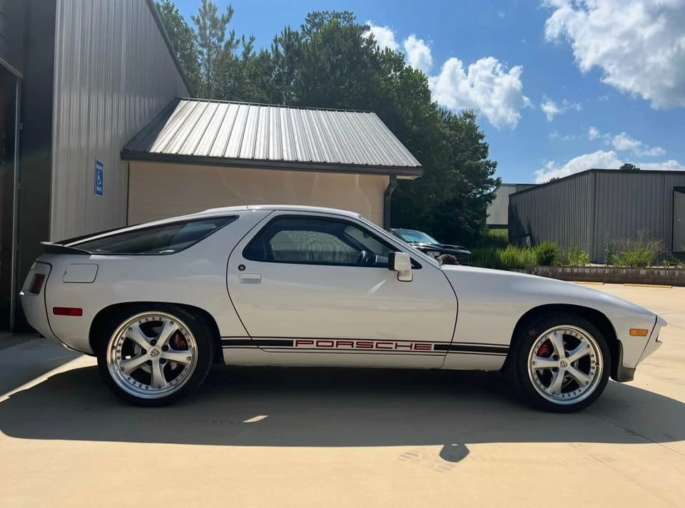 1984 Porsche 928 S - Image 4 of 8